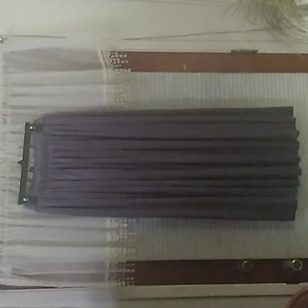 SOLEMIO DESIGNER  WOMEN GRAY PLEATED SKIRT SIZE. S